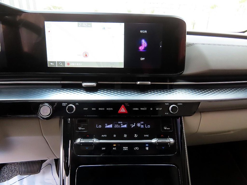 2022 - kia carnival