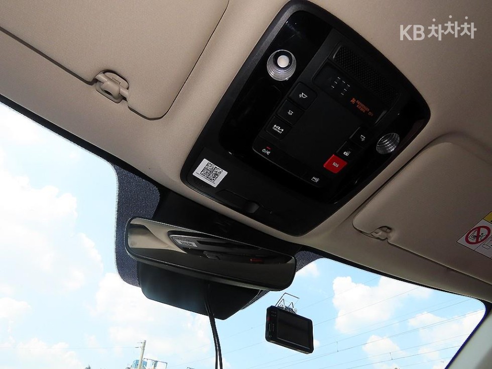 2022 - kia carnival