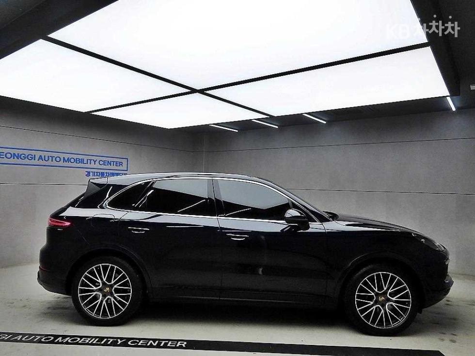 2023 Porsche (9Y0) photo