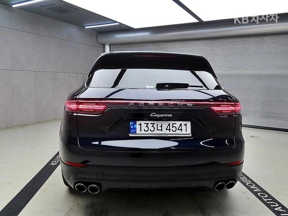2023 Porsche (9Y0) photo