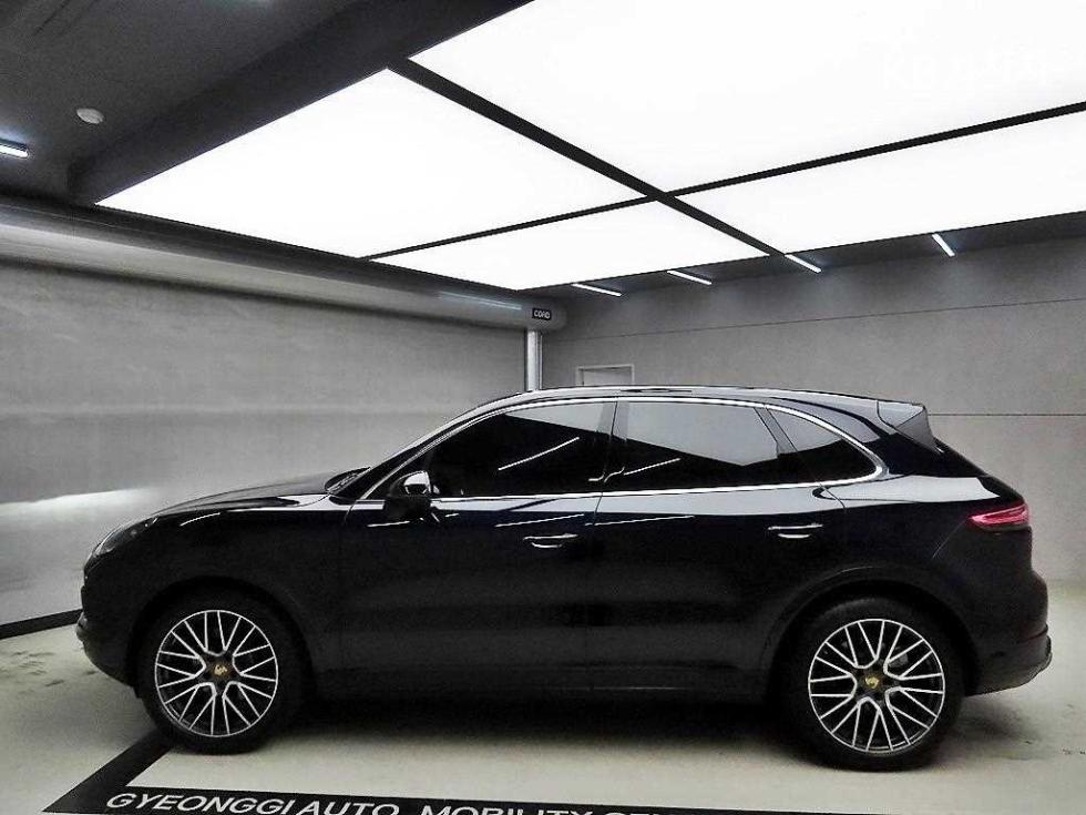 2023 Porsche (9Y0) photo