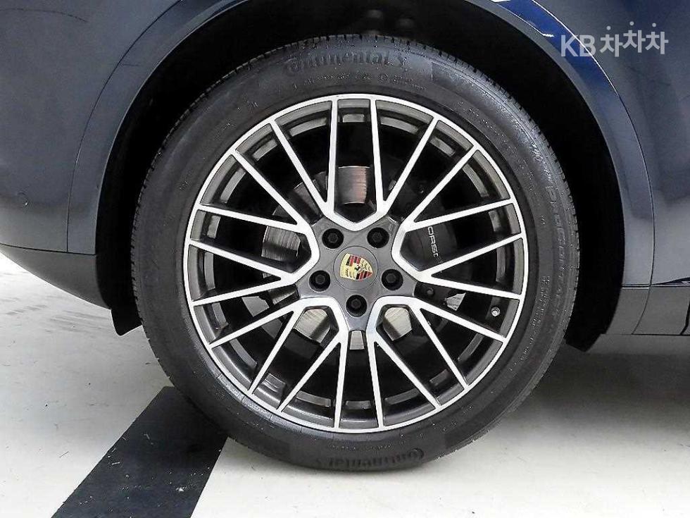 2023 Porsche (9Y0) photo