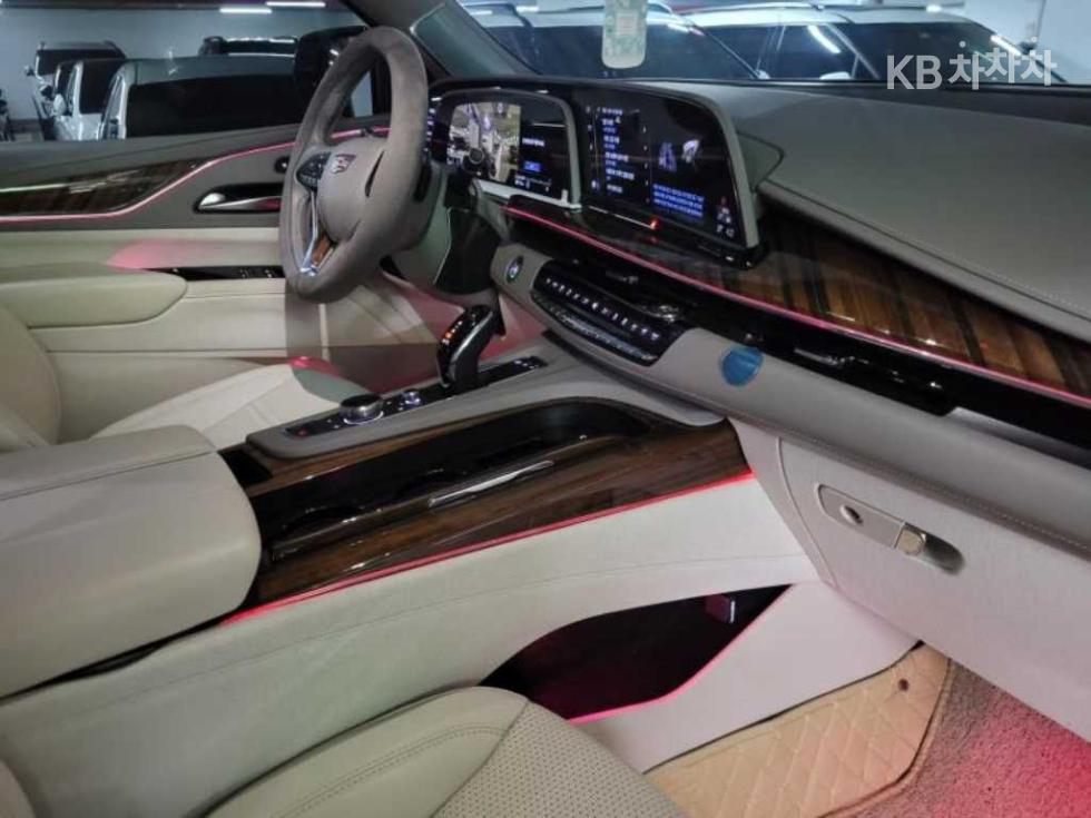 2023 Cadillac ESCALADE(5) photo
