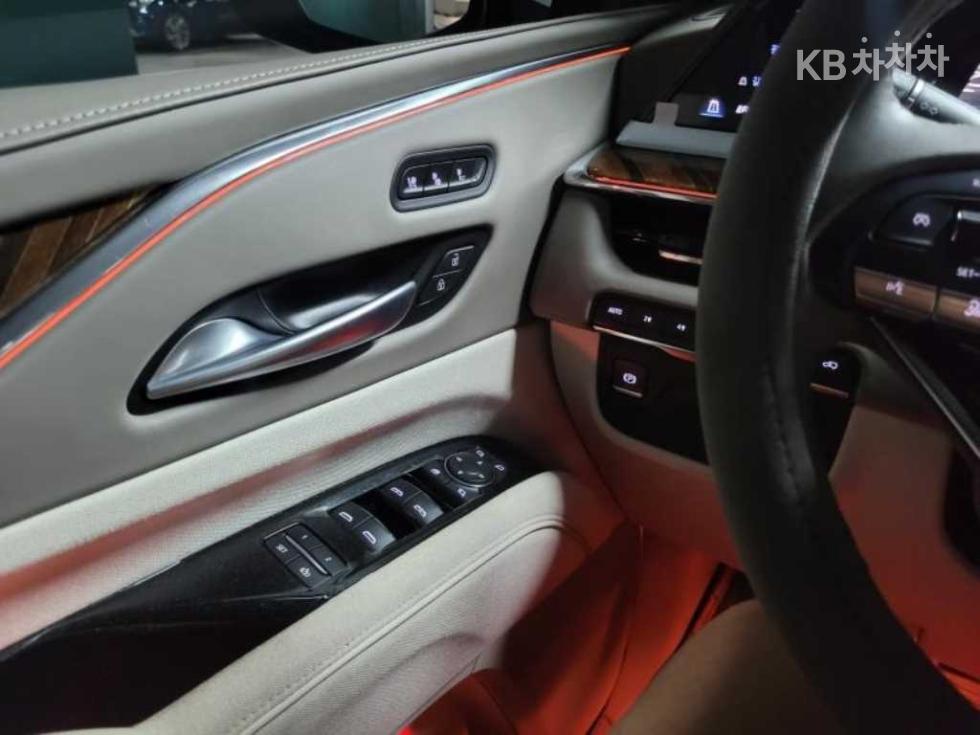 2023 Cadillac ESCALADE(5) photo