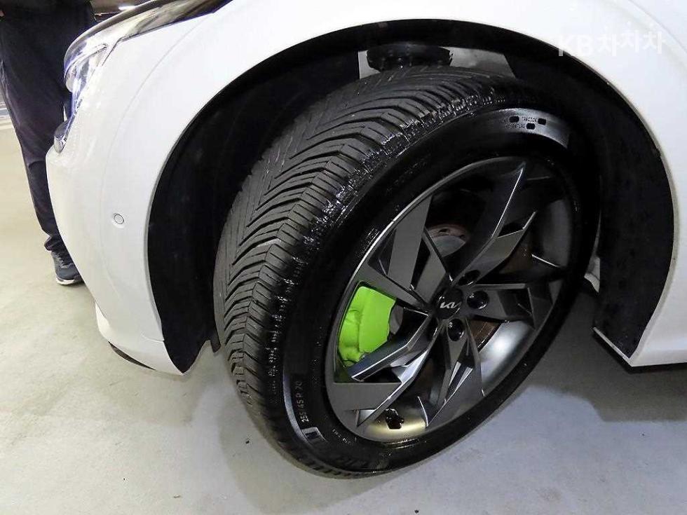 2022 - kia ev6