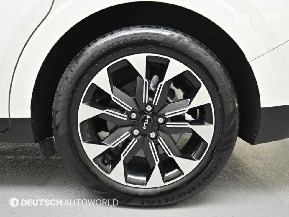 2023 - kia carnival