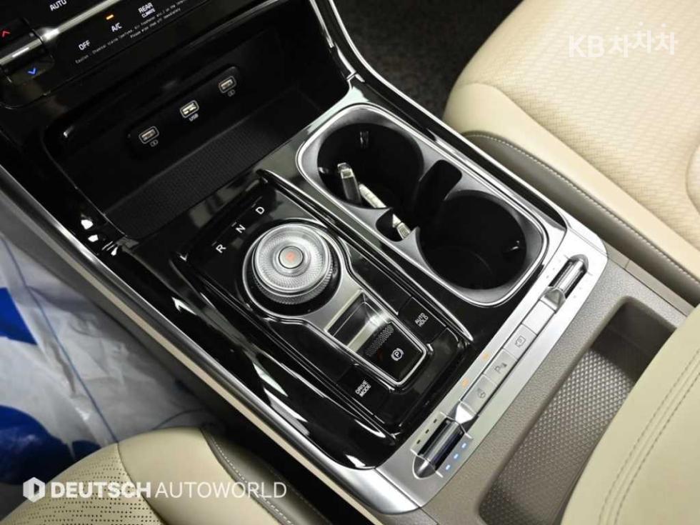 2023 - kia carnival
