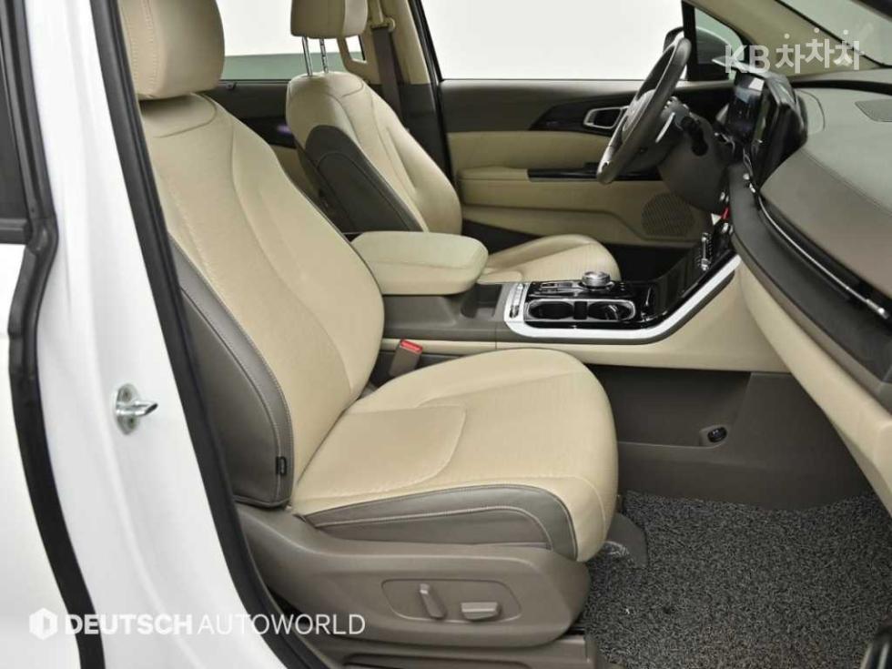 2023 - kia carnival