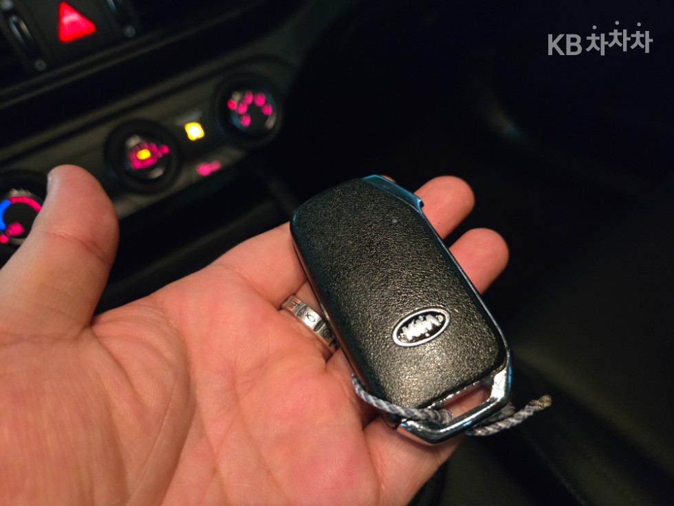 2019 - kia k3