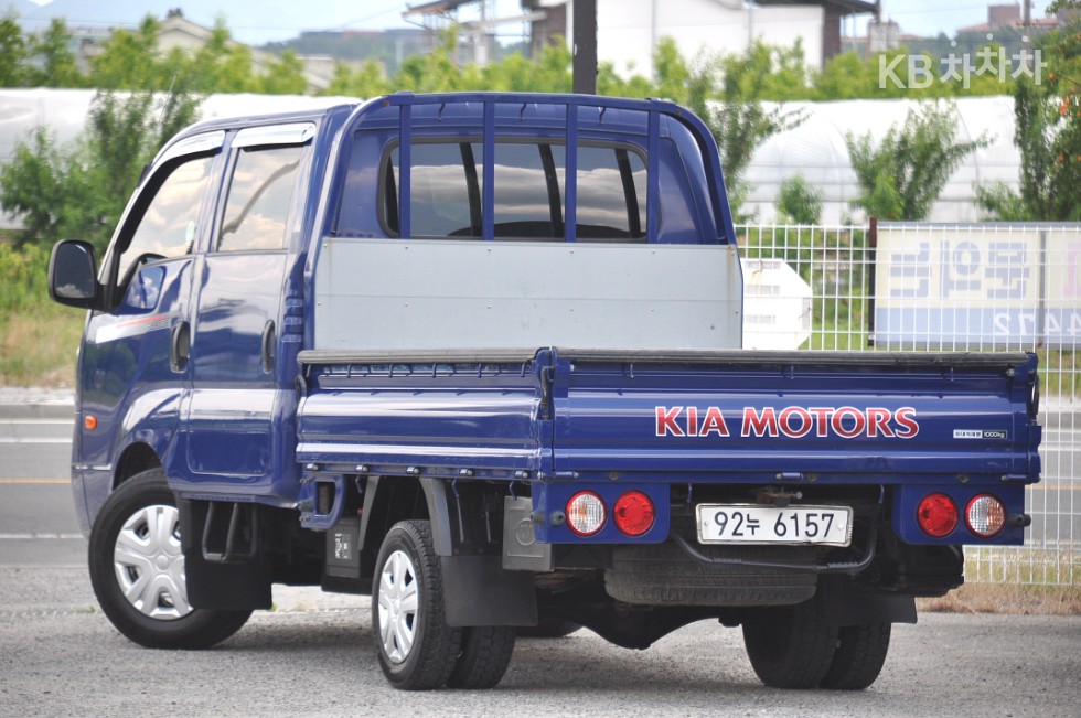 2021 - kia bongo iii