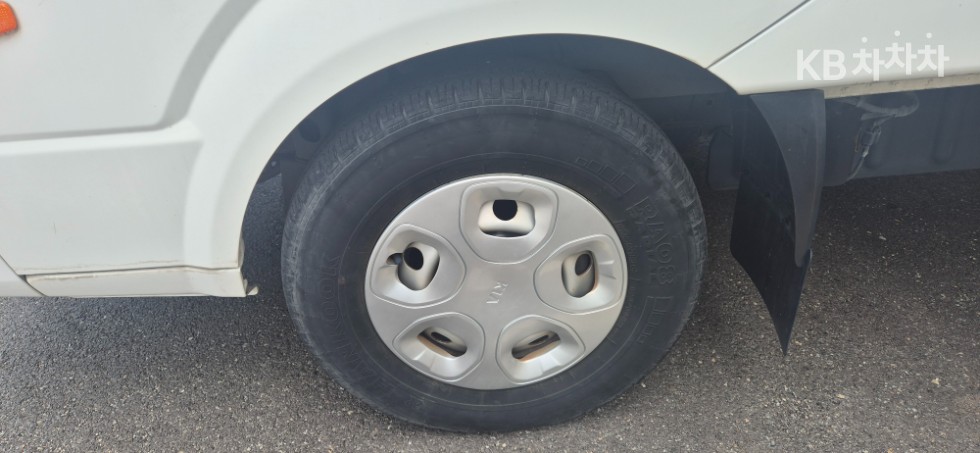 2014 - kia bongo iii