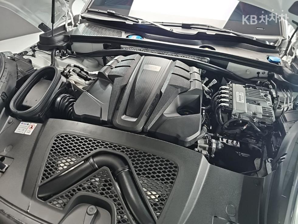 Porsche Macan — miniaturë 5