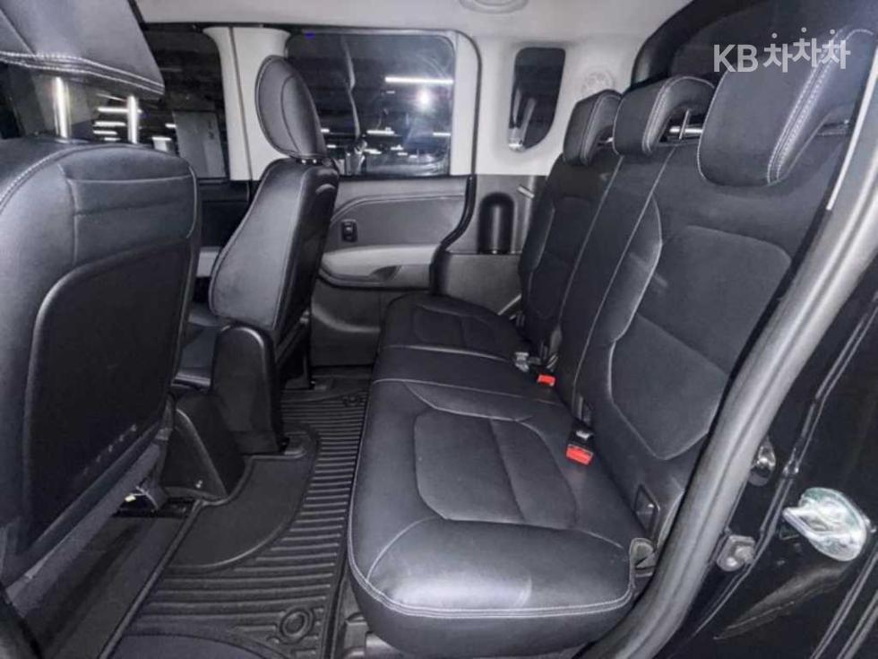 2023 - kia kia