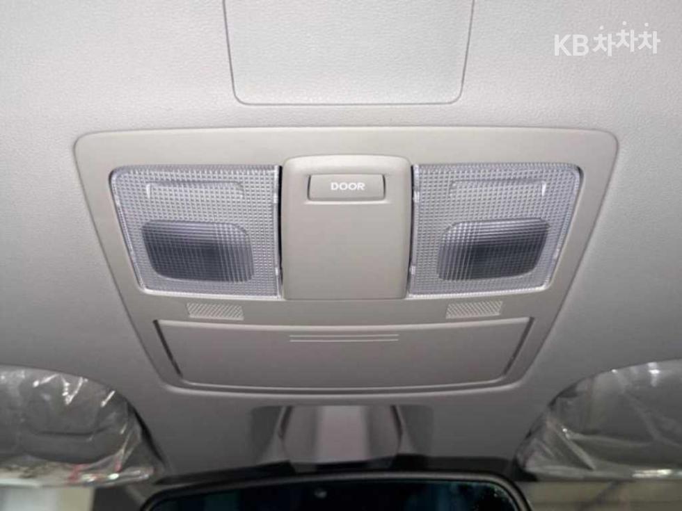 2023 - kia kia