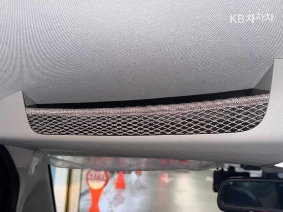 2023 - kia kia