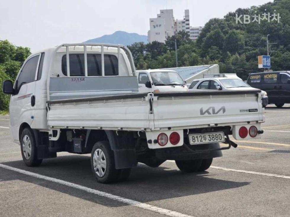 2022 - kia bongo iii