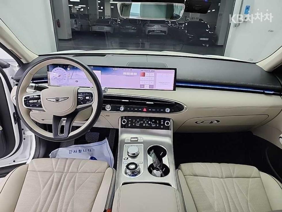 2024 Genesis GV70 photo