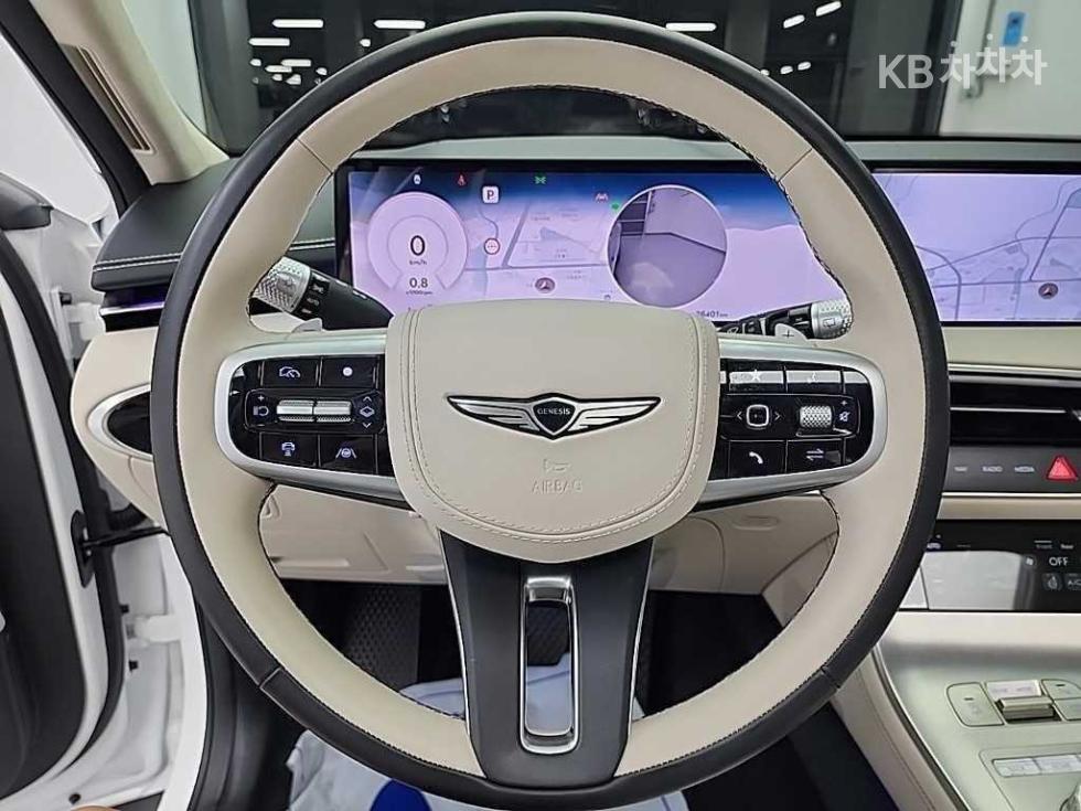 2024 Genesis GV70 photo