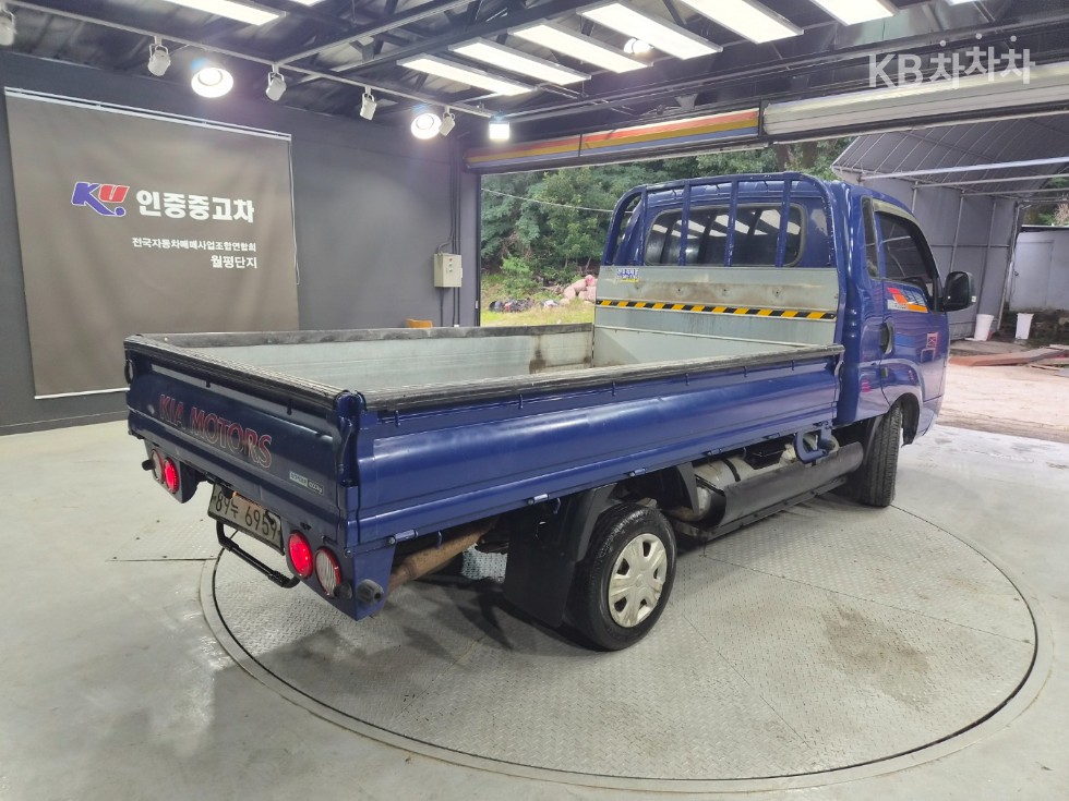 2019 - kia bongo iii