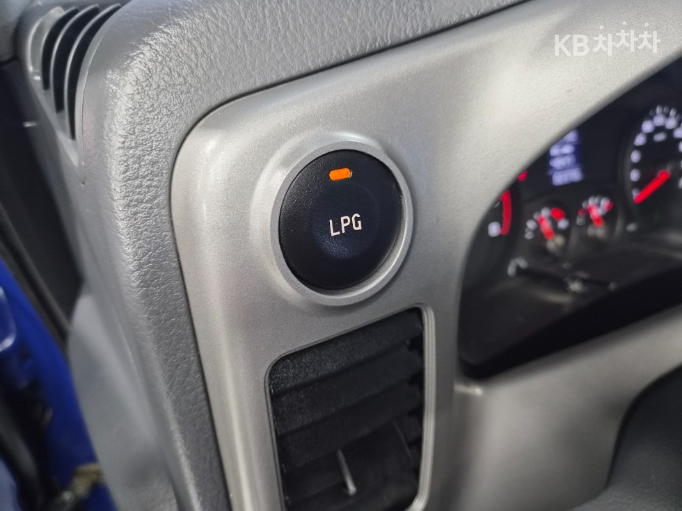 2019 - kia bongo iii