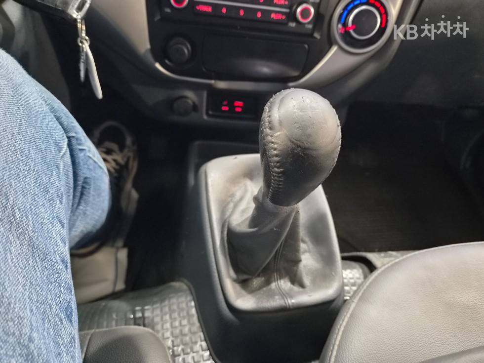 2019 - kia bongo iii