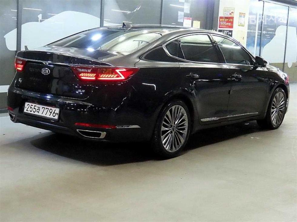 2017 - kia k7