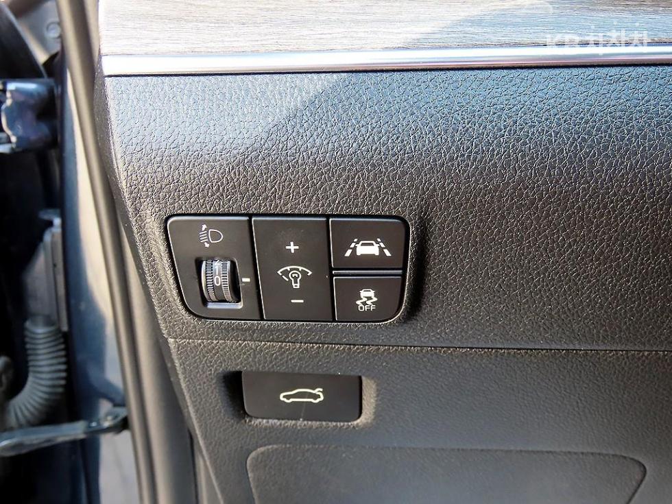2020 - kia k5