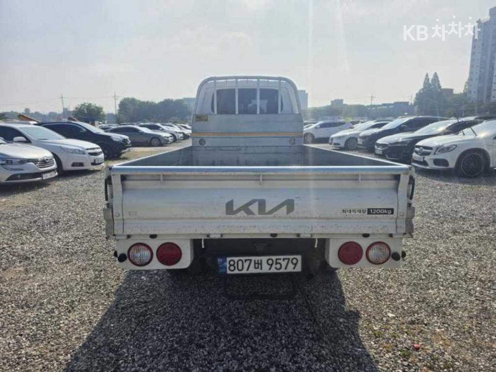 2022 - kia bongo iii