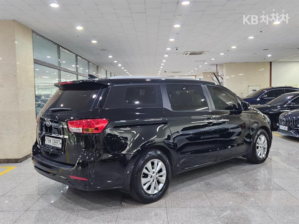 2018 - kia carnival