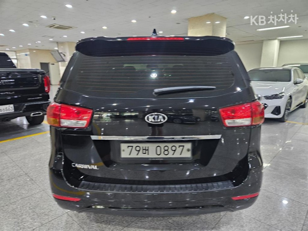 2018 - kia carnival