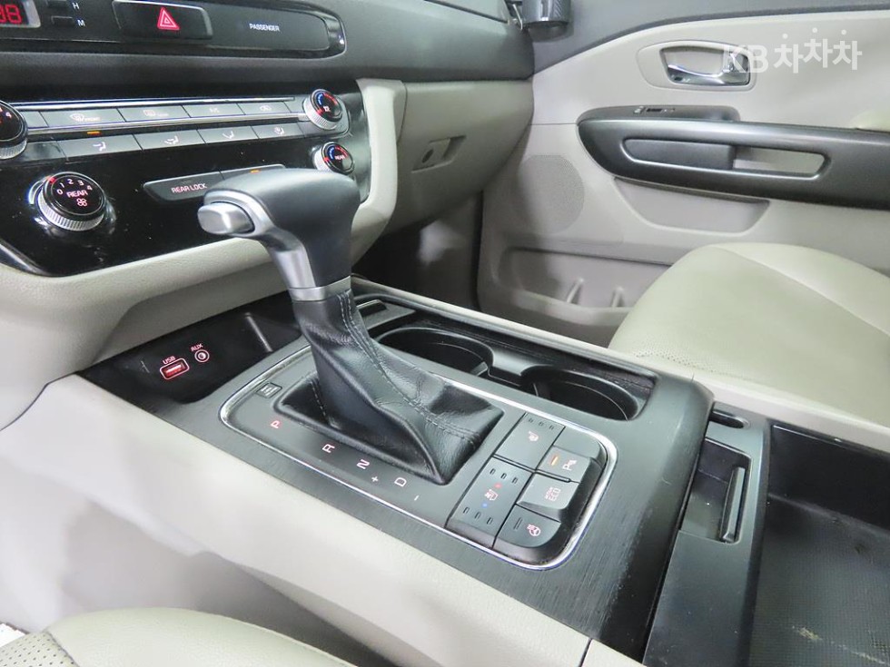 2018 - kia carnival