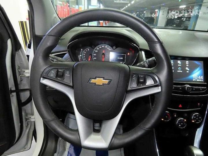 Chevrolet Trax 1.4 Premier 9