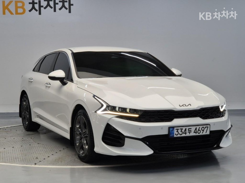 2022 - kia k5