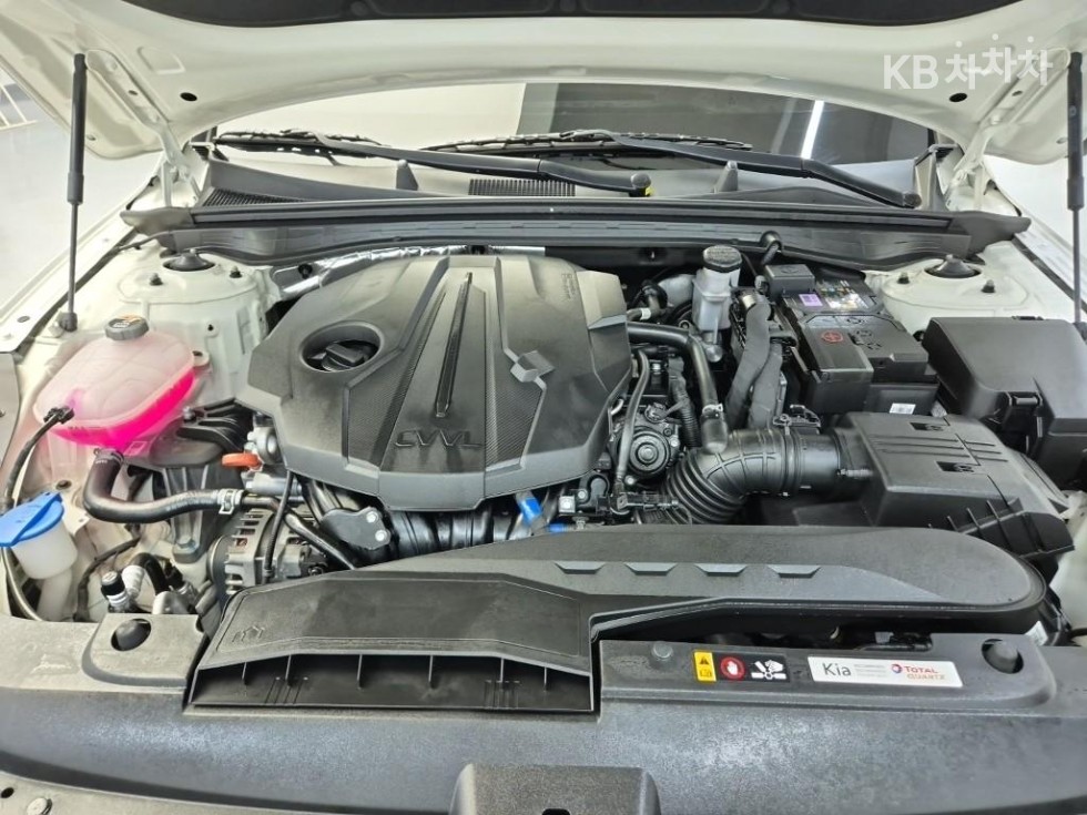 2022 - kia k5