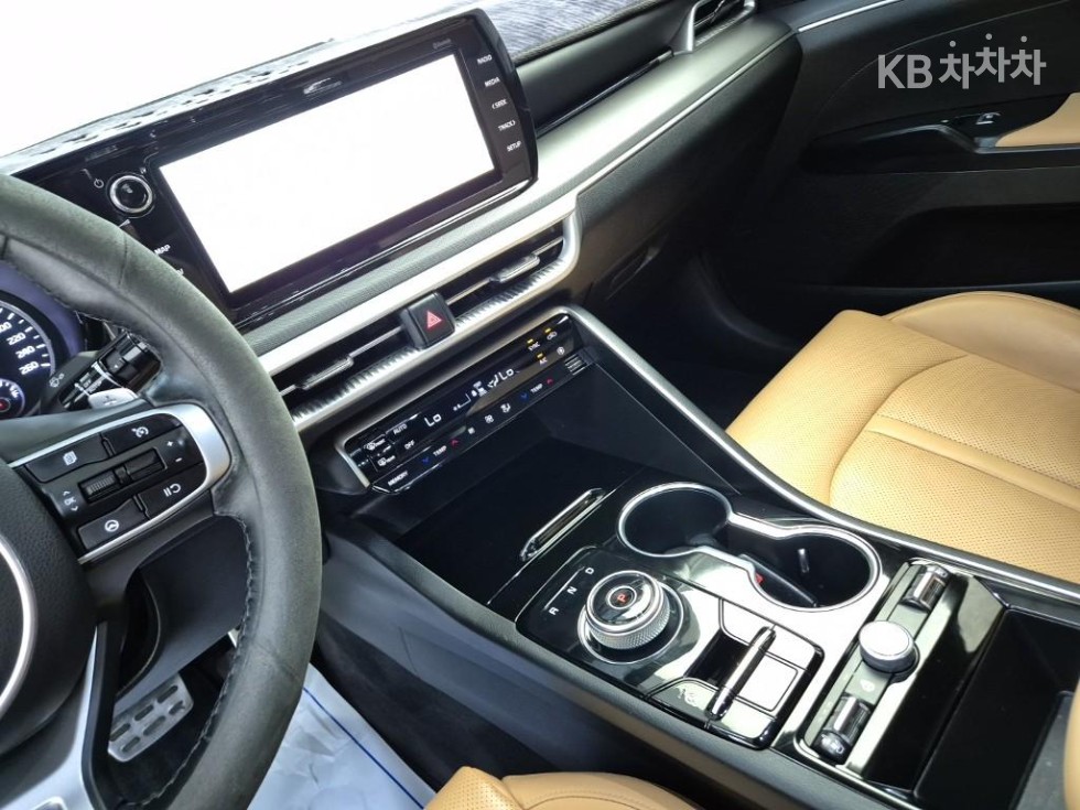 2022 - kia k5