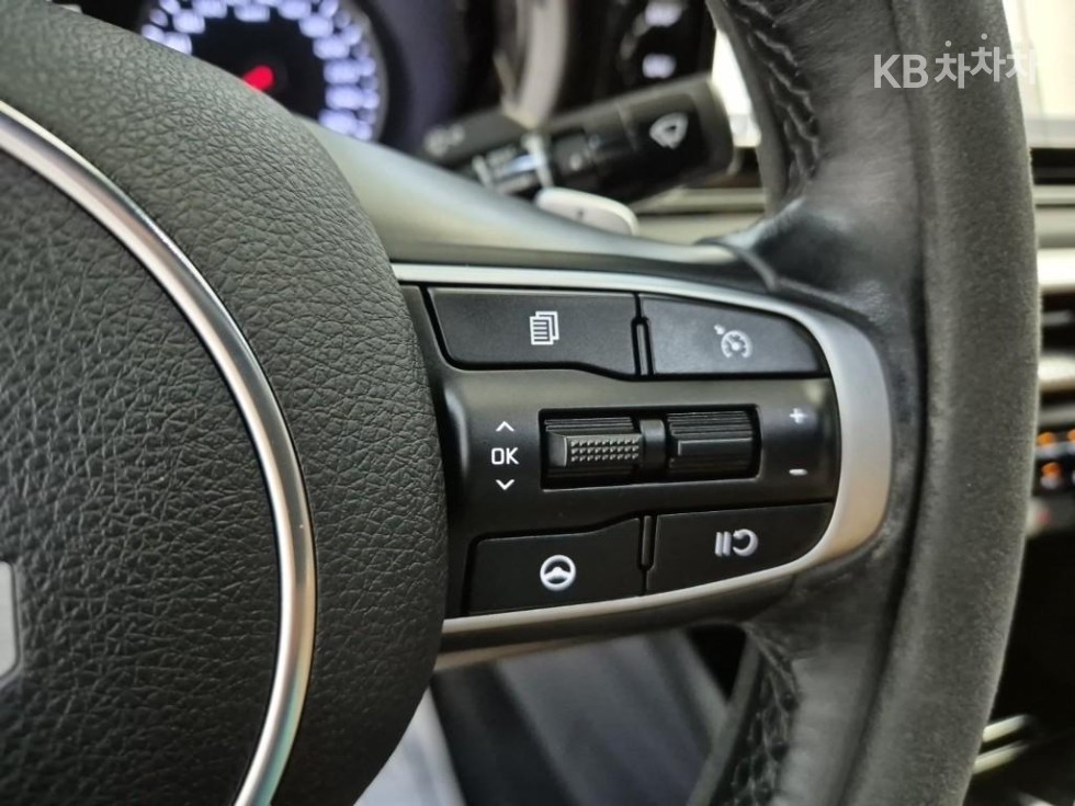 2022 - kia k5