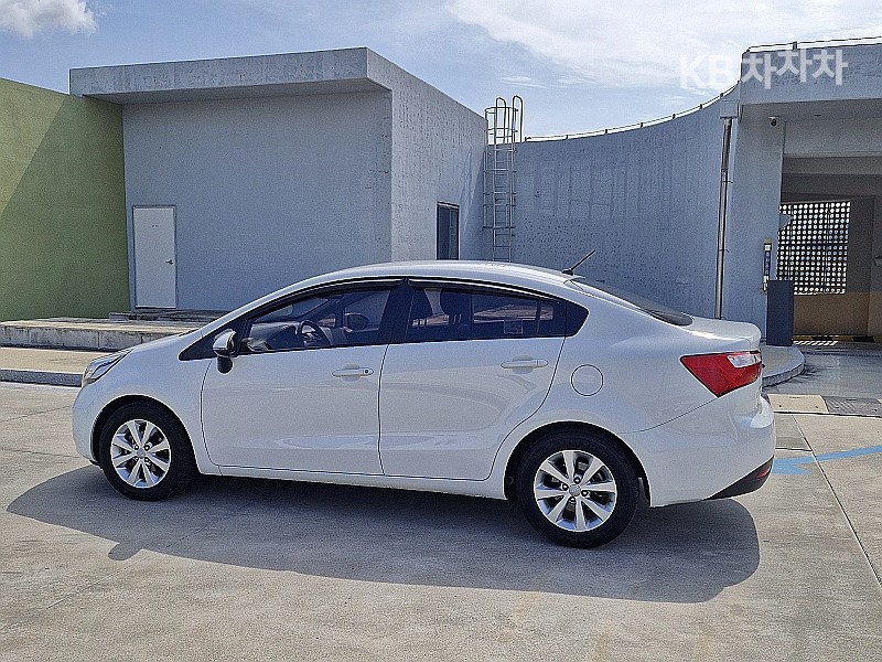 2014 - kia pride