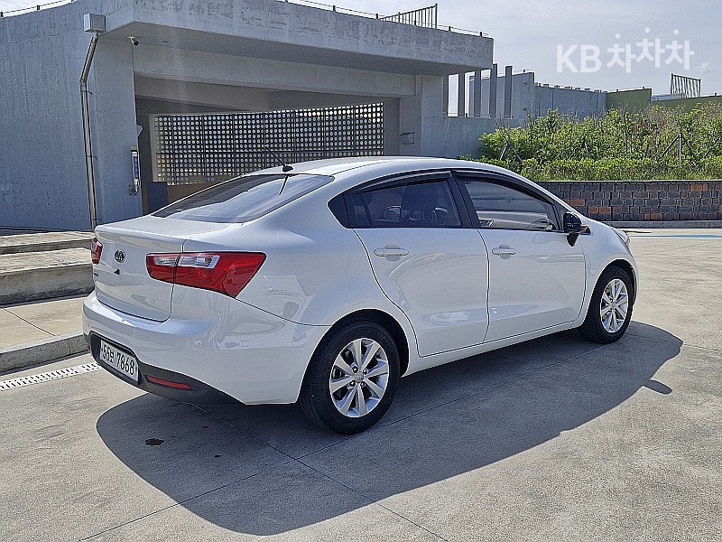 2014 - kia pride