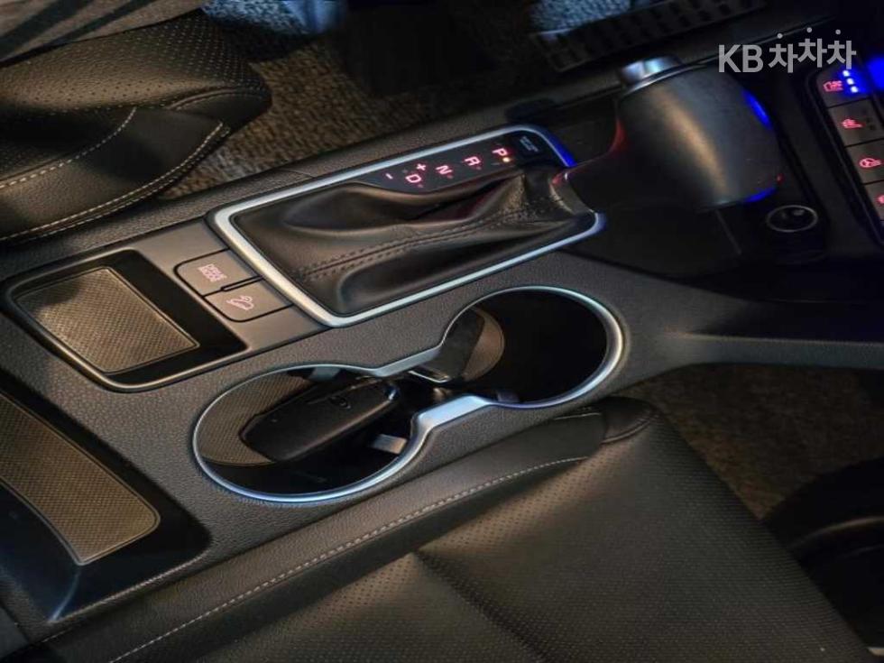 2020 - kia sportage