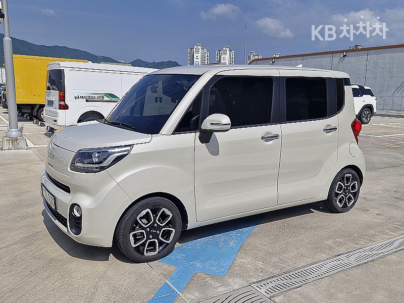 2022 - kia ray