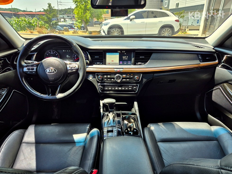 2018 - kia k7