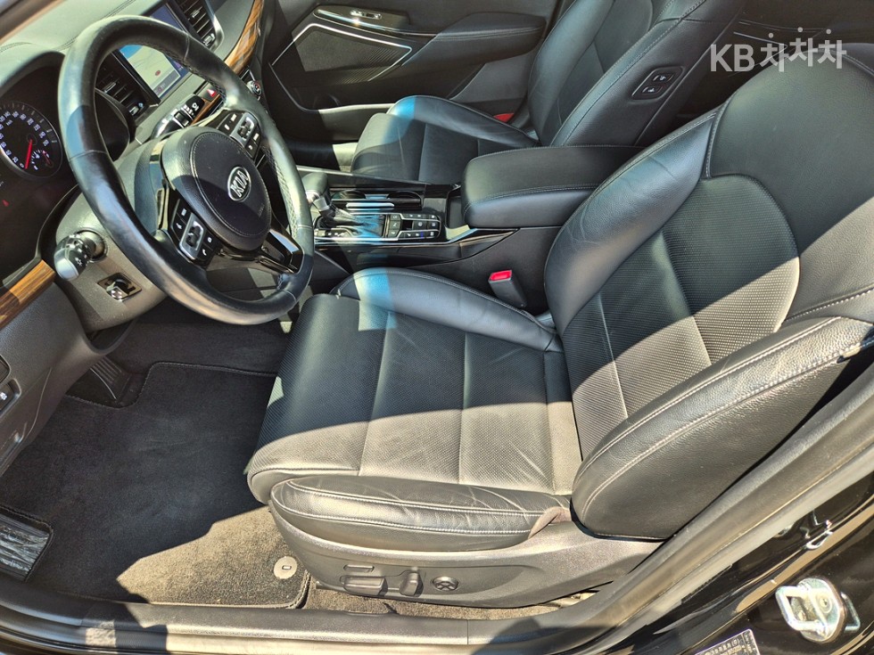 2018 - kia k7