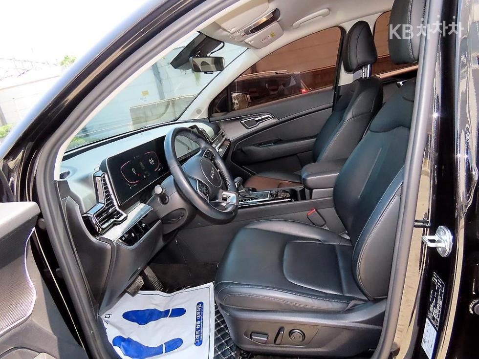2022 - kia sportage