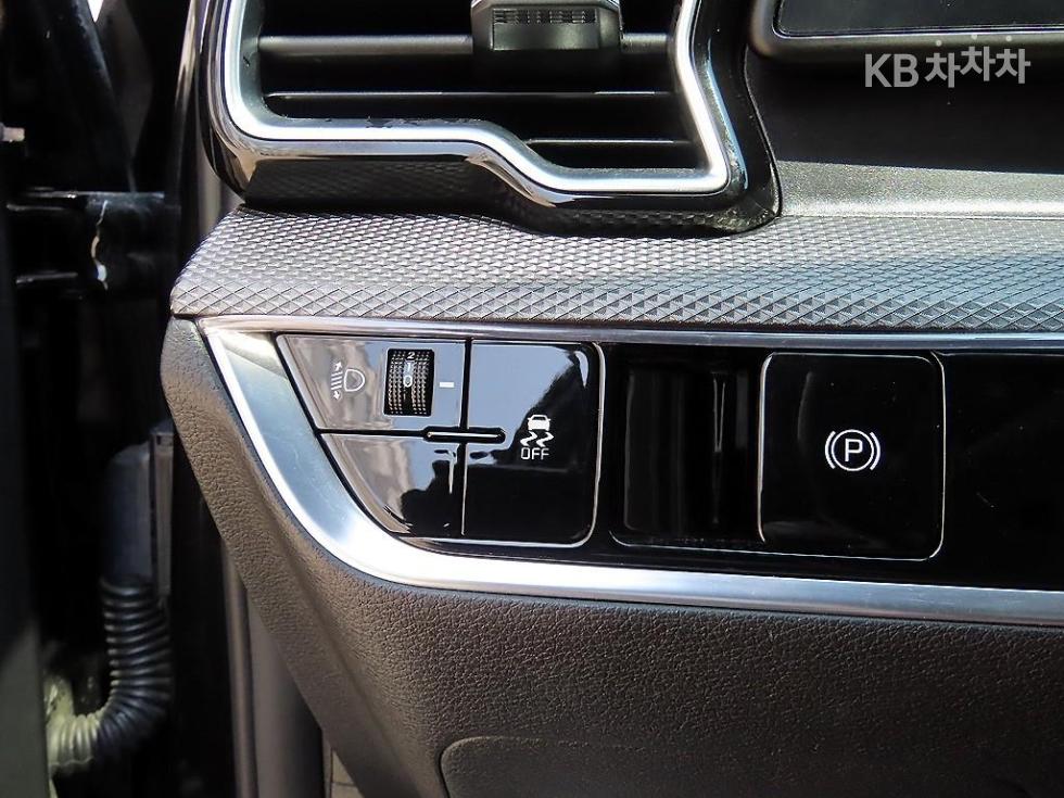 2022 - kia sportage