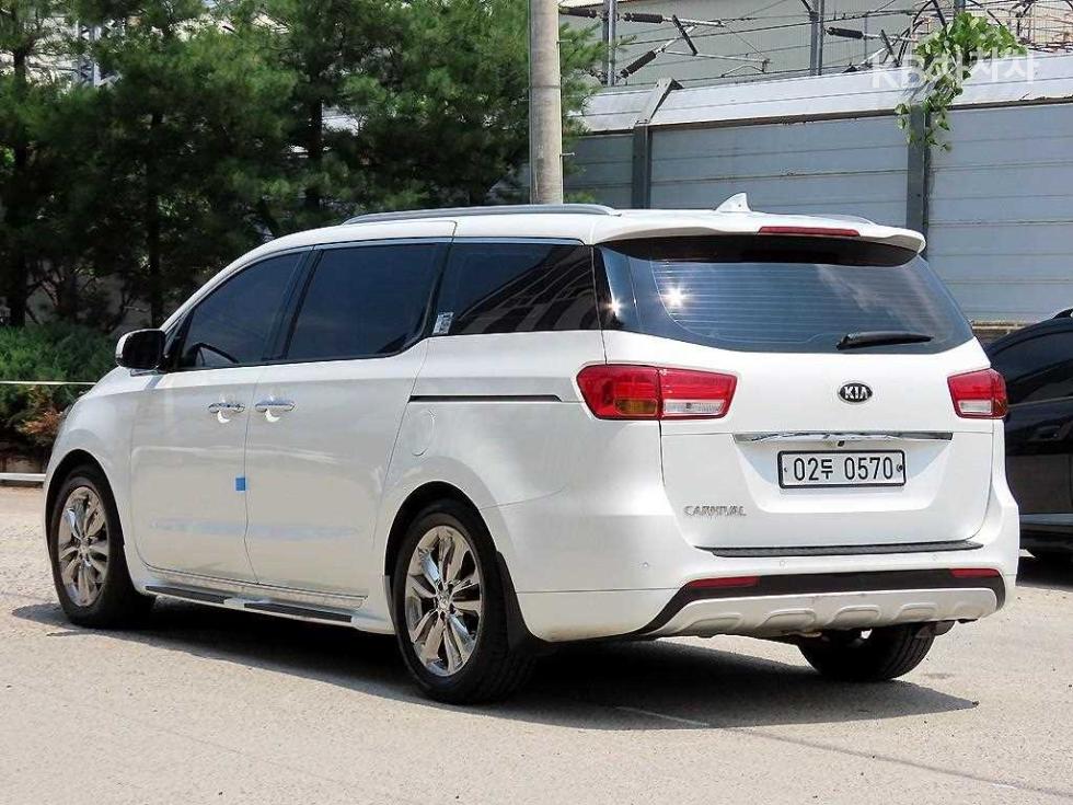 2016 - kia carnival
