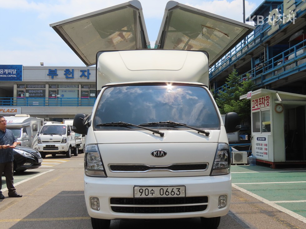 2020 - kia bongo iii