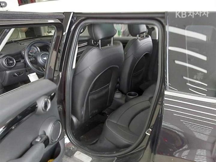 Mini Cooper 5 Duo 1.5 High Trim 10