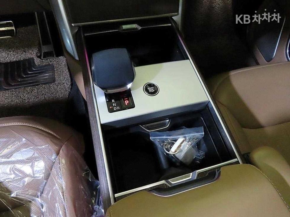 Land Rover Range Rover — miniaturë 12