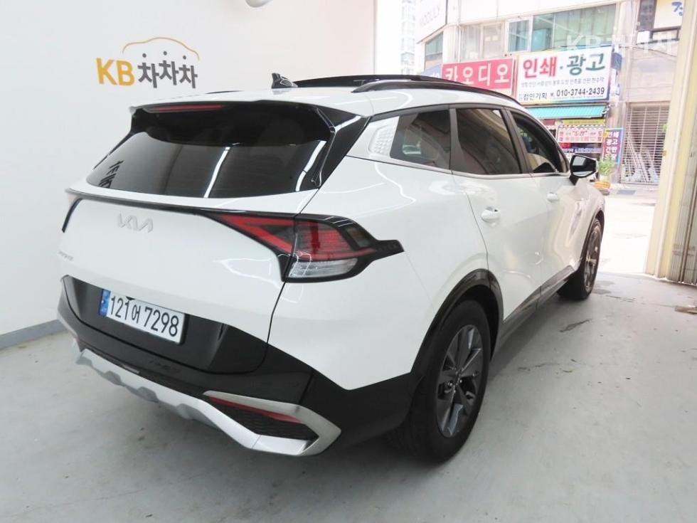 2022 - kia sportage