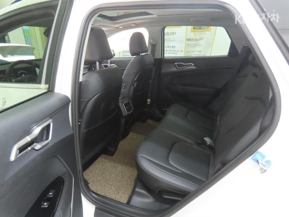 2022 - kia sportage